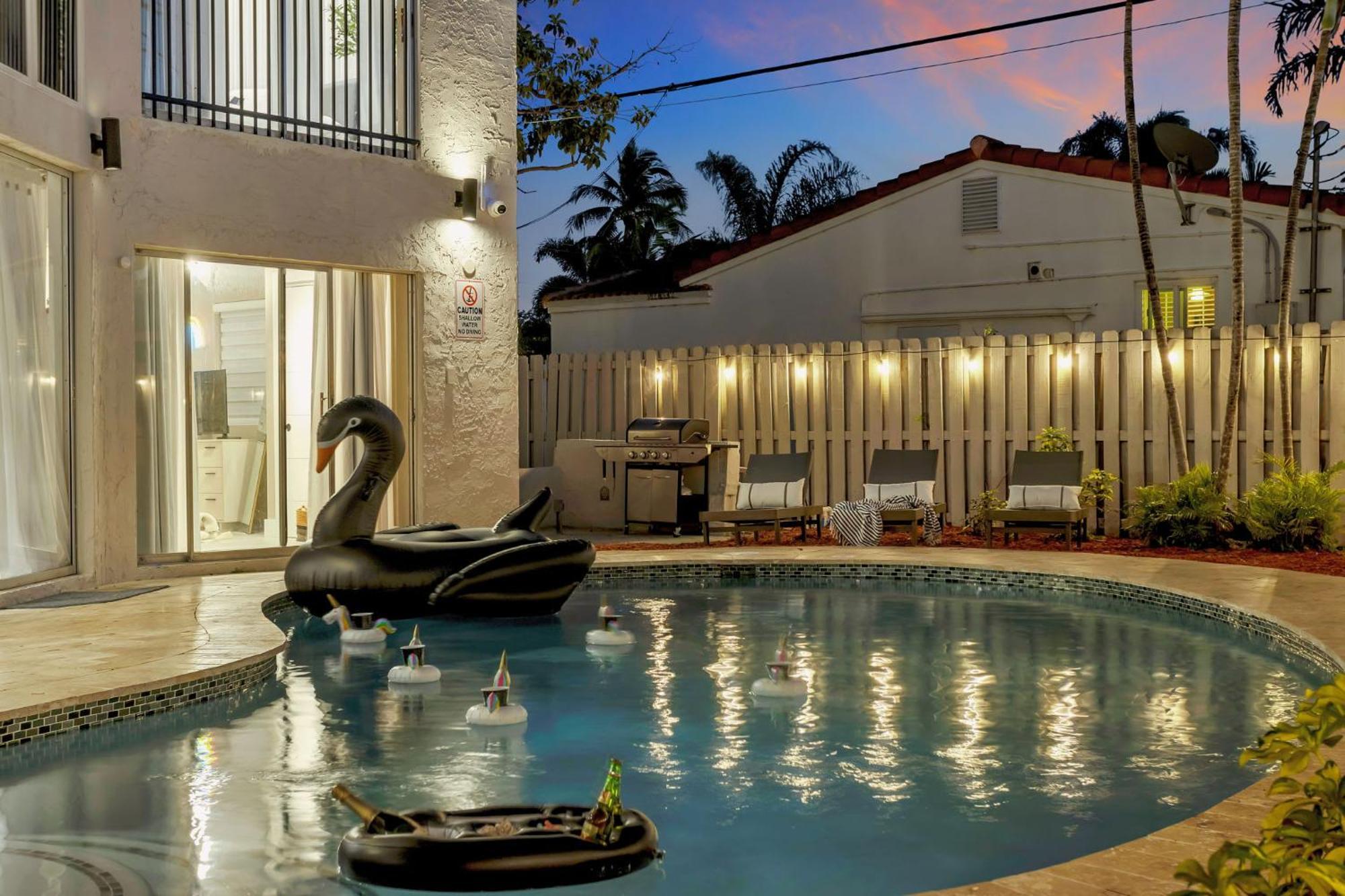 Stunning 2 Story Villa With Pool Fort Lauderdale Dış mekan fotoğraf
